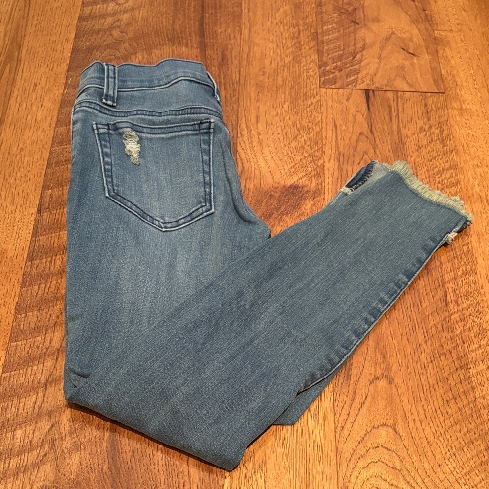 Pinc Girl’s Light Wash Ripped Cropped Jeans Size 10